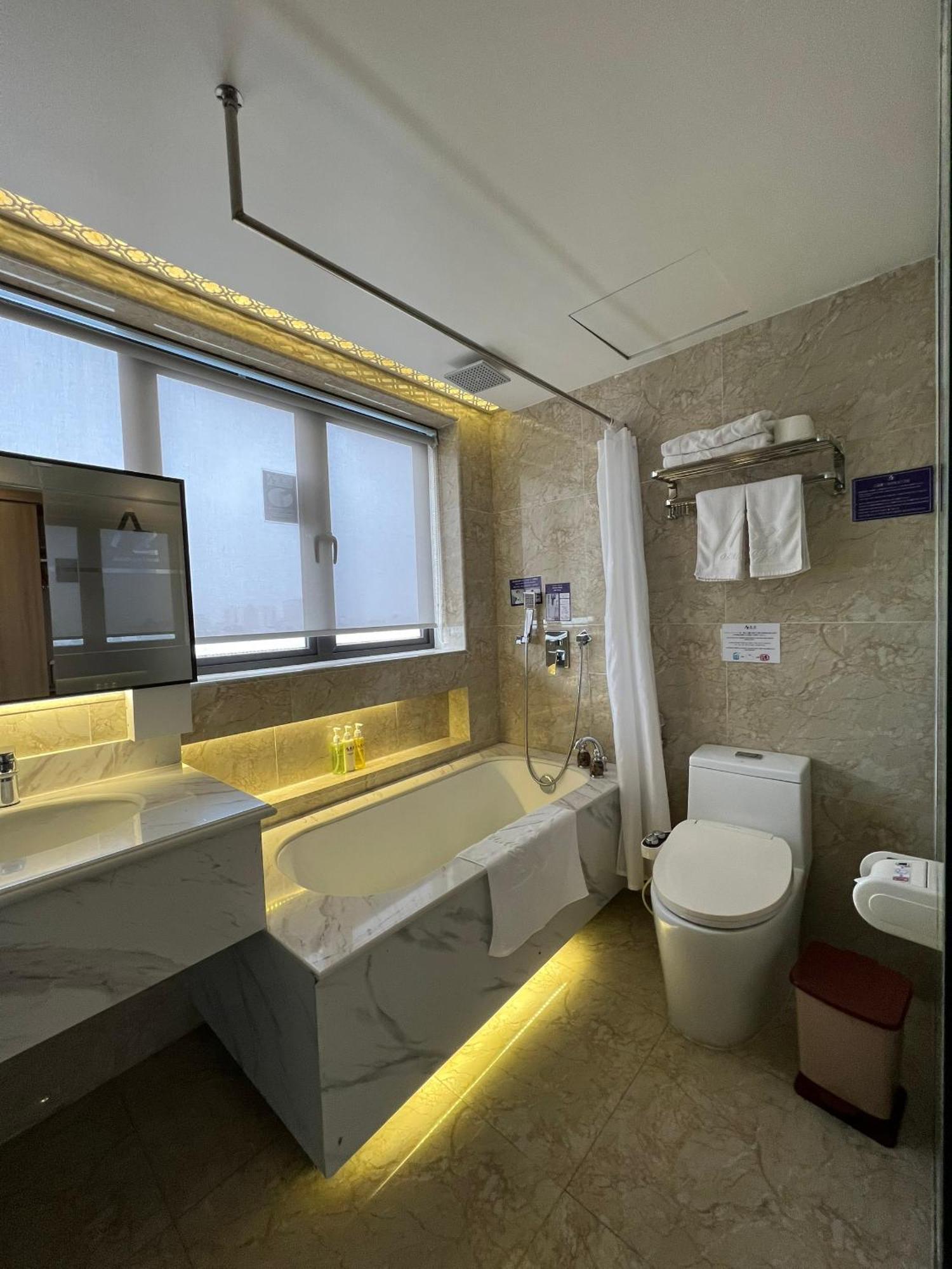 Azumaya Hotel Хайфон Екстер'єр фото